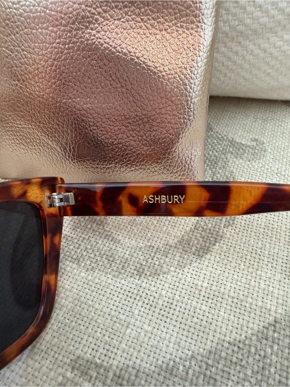 I Sea sunglasses Ashbury style